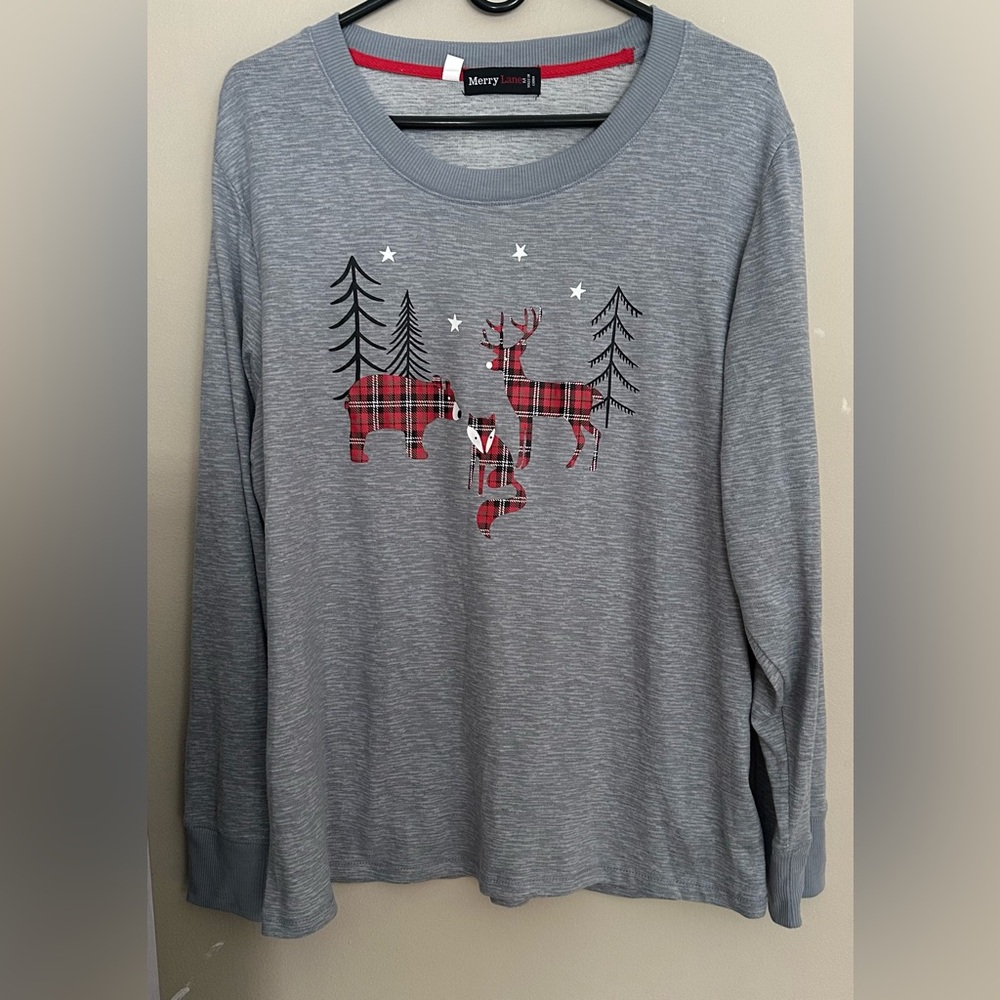 MERRY LANE size MEDIUM GRAY Holiday pajama top with RED Plaid Bear, Fox and Deer